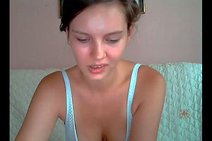 Sehr cute teen Rauchen auf webcam